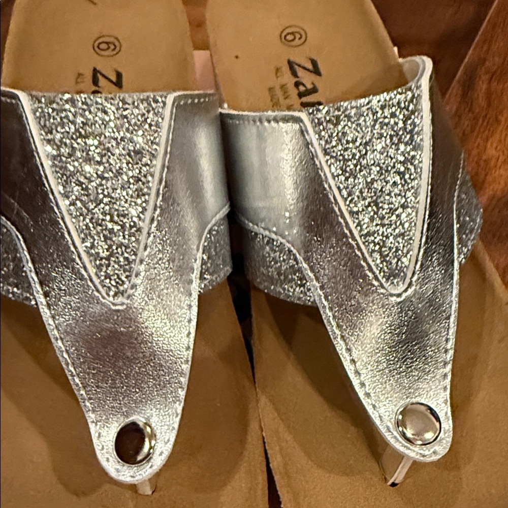 Brand New Women's Stylish Silver Sandals - Picture 7 of 7
